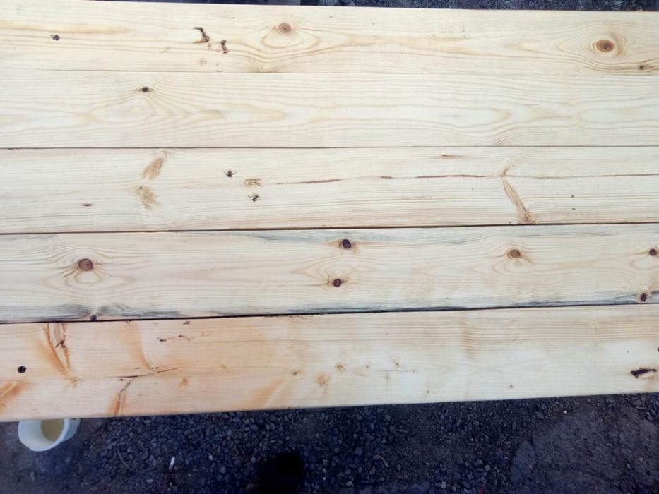 Продам стол и лавки.