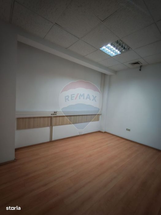 Spațiu de birouri de 2,100mp de închiriat