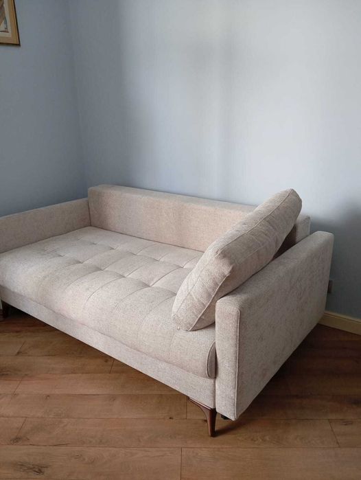 Продам диван цвета айвори