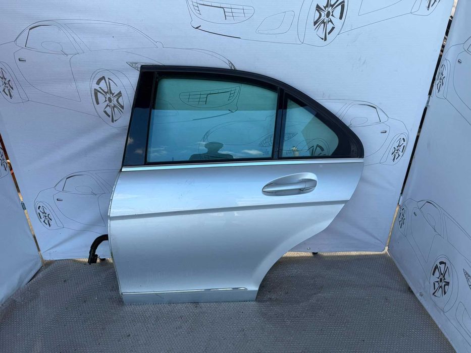 Ușă Spate Stânga Mercedes-Benz C-Class W204 Sedan Gri Cod OEM A2047300105 2011 / [2007-2014] / (11N)