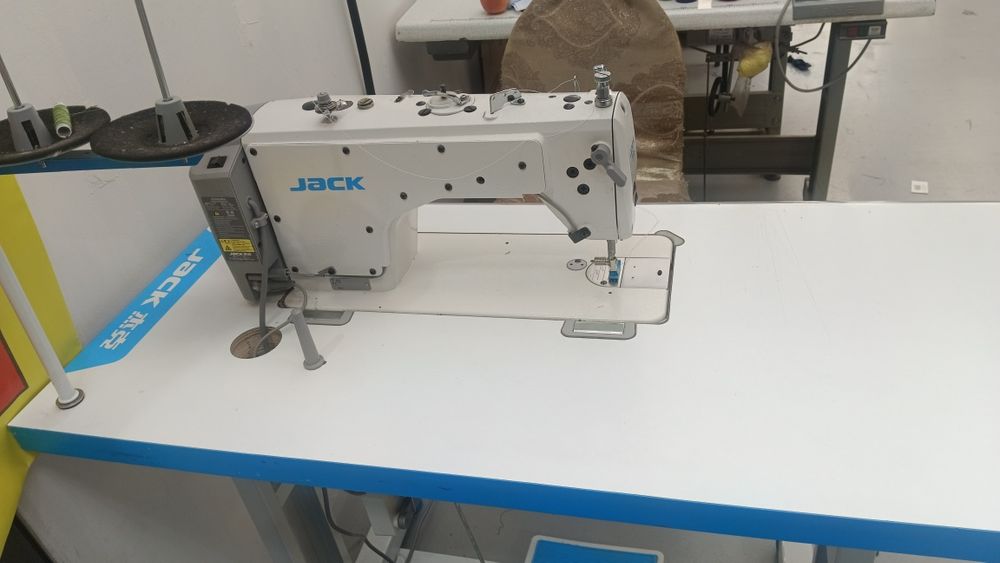 Продам Швейная машинка Jack f5