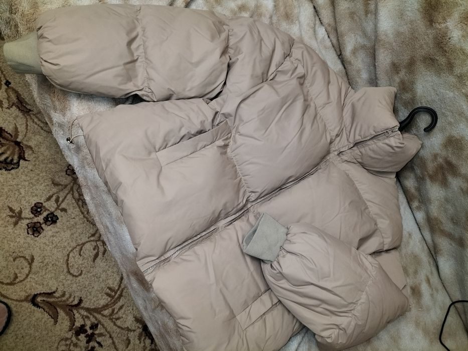 Продам куртку новую