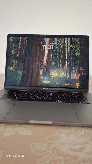 Macbook pro holati ideal 80 marta zaryatga qoyilgan