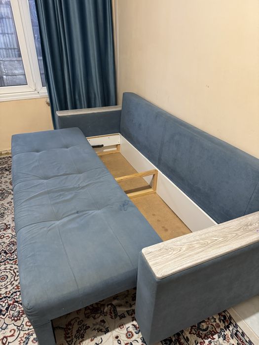 Диван. В хорошем состоянии. Срочно продам