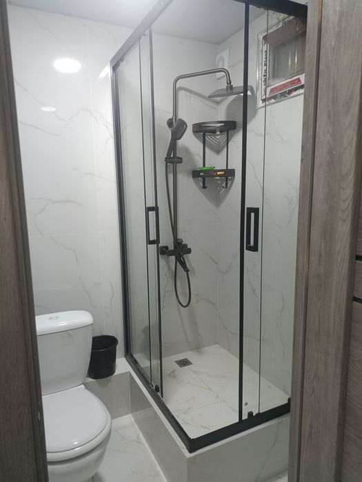 Hamma sharoitlari bor metro avtobus hammasi yaqin