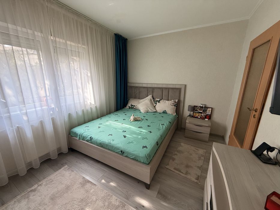 Vând apartament 2 camere,tip R.