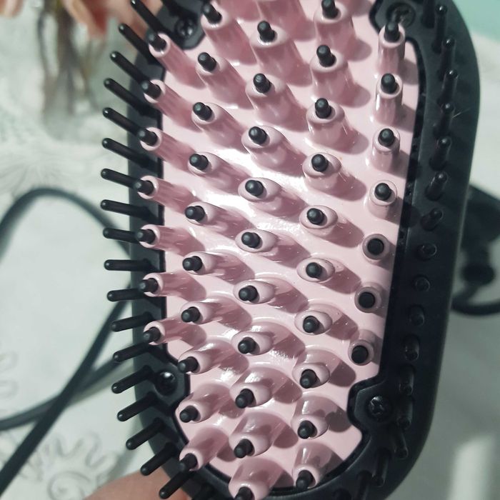 Perie electrica de indreptat părul