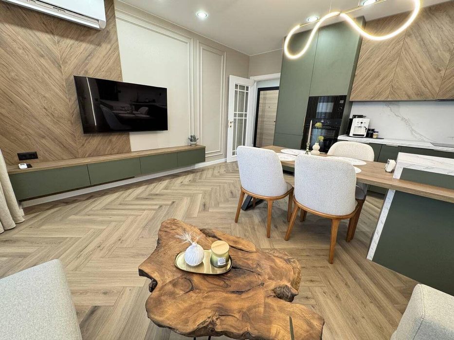 Дава се под наем Двустаен апартамент в Бургас, Славейков - 62 кв.м за 1020 € - Снимка #2