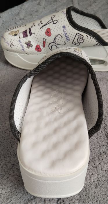 Продам медицинскую обувь