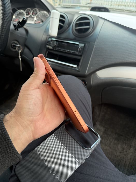 iphone 17 pro max orange