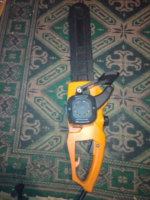 Електрически верижен трион