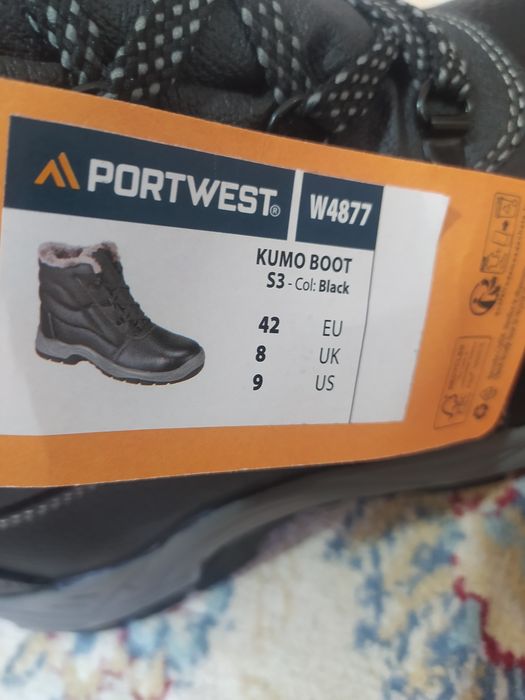 Продам спец ботинки