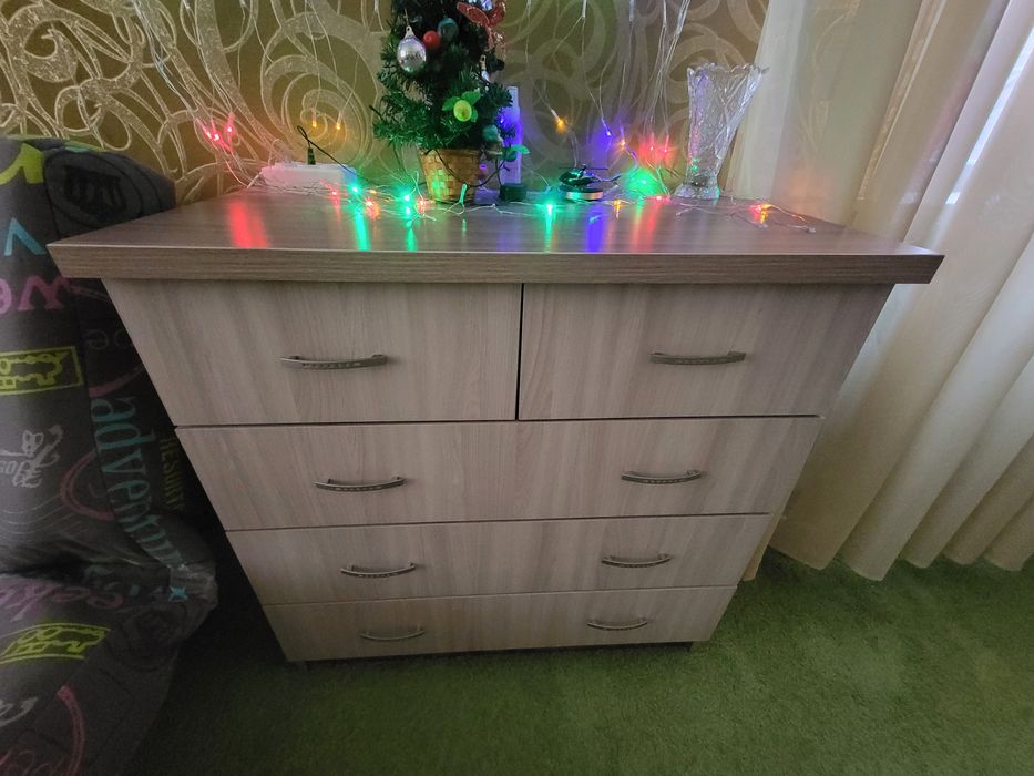 Продам комплект Шкаф+комод