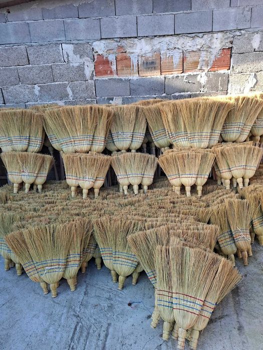 Продовам метли на Добра Цена