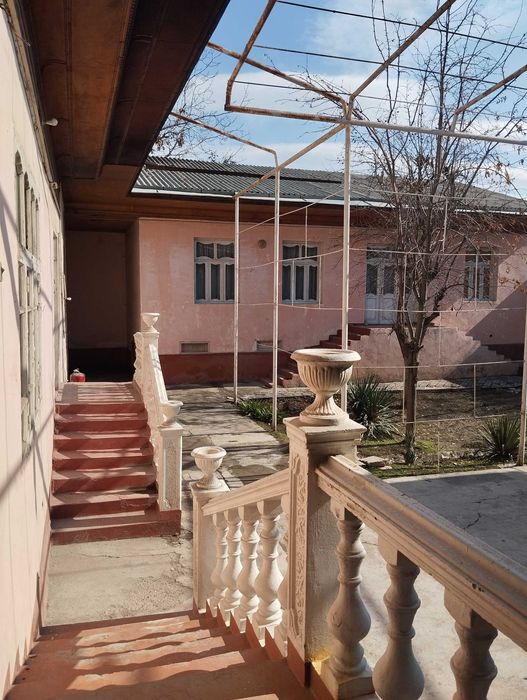 Ховли сотилади 6 сотихли 3 сотих кисми