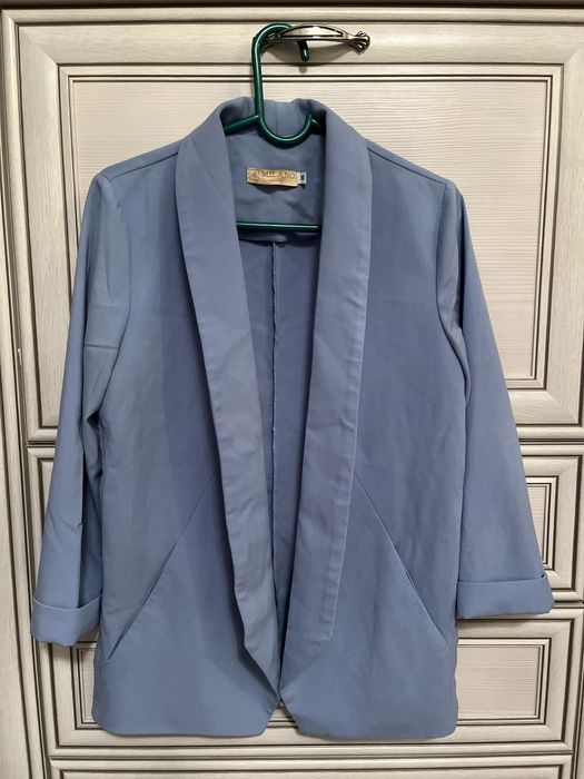 Женский голубой пиджак