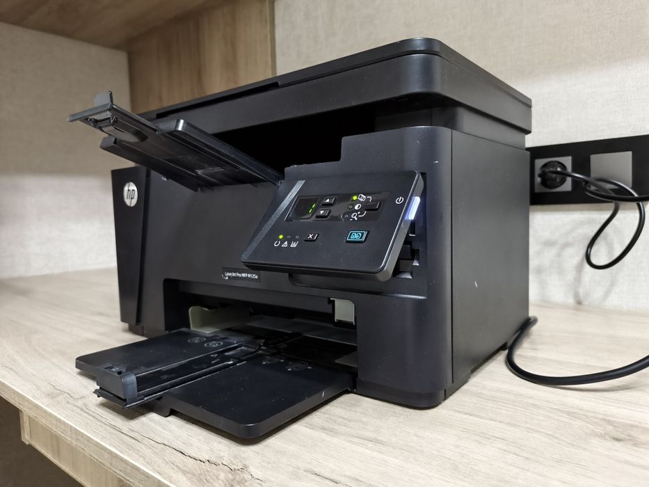 Принтер HP LaserJet Pro MFP M125
