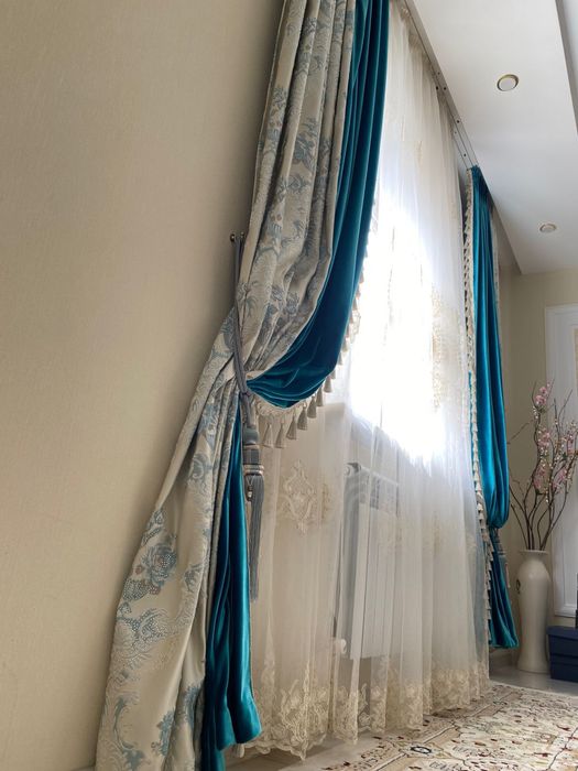 Штор из дорогого материала