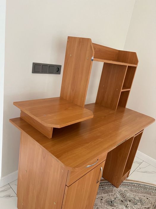 Стол компьютерный