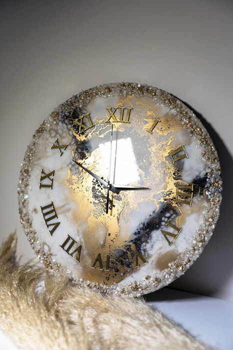 Стенен часовник с епоксидна мсола