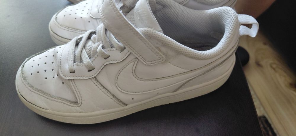 маратонки Nike .