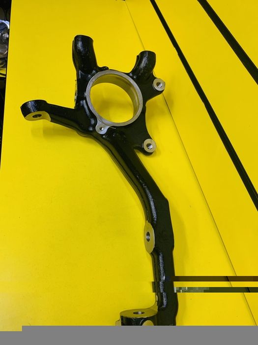 Цапфа(Поворотник кулак)Toyota,Lexus