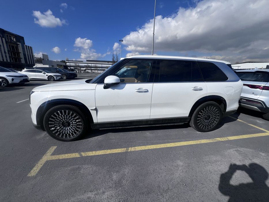 Zeekr 9X Ultra 70kw sotuvda