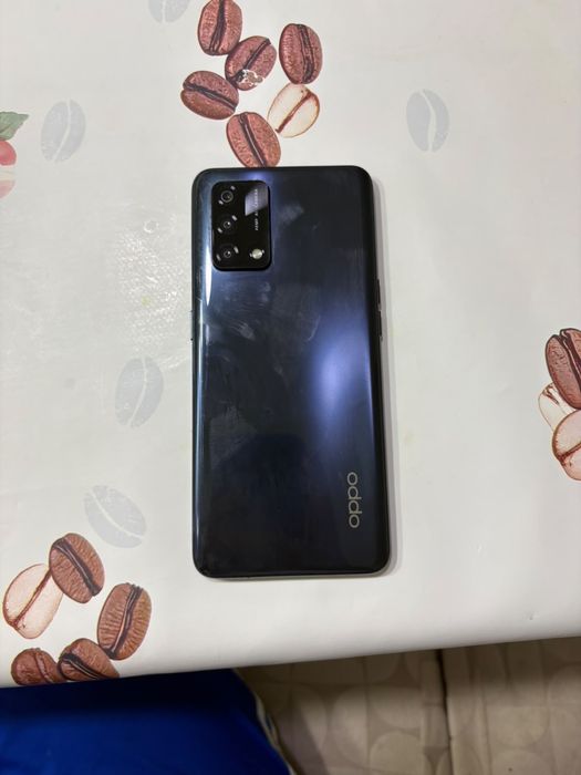 Oppo A74.