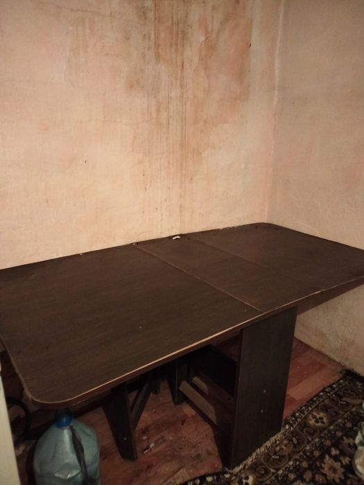 Плита с кружочками,самовар и другие