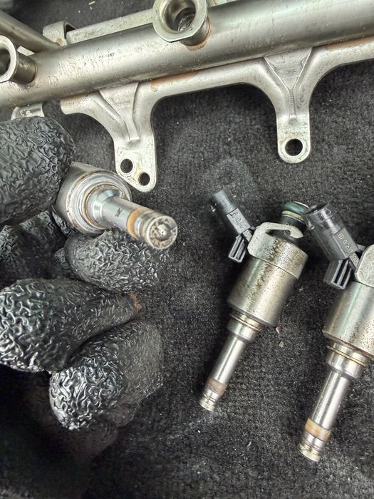 Бензинови дюзи Audi 1.8 TFSI CDH двигател