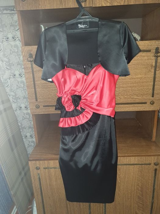 Продам вечерние платья