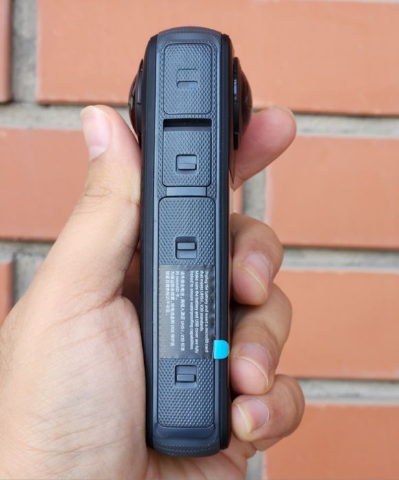 Экшн-камера Insta360 X4