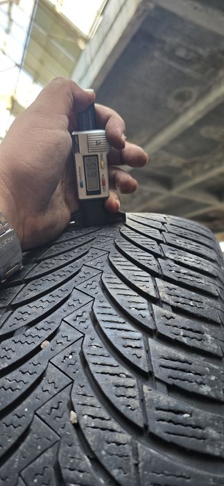 Гуми 4бр 205/55/16 - 1бр  - 35 евро