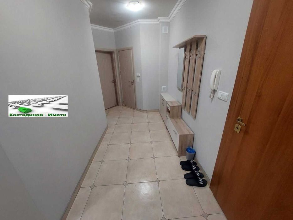 Дава се под наем Тристаен апартамент в Пловдив, Кършияка - 135 кв.м за 663 € - Снимка #3
