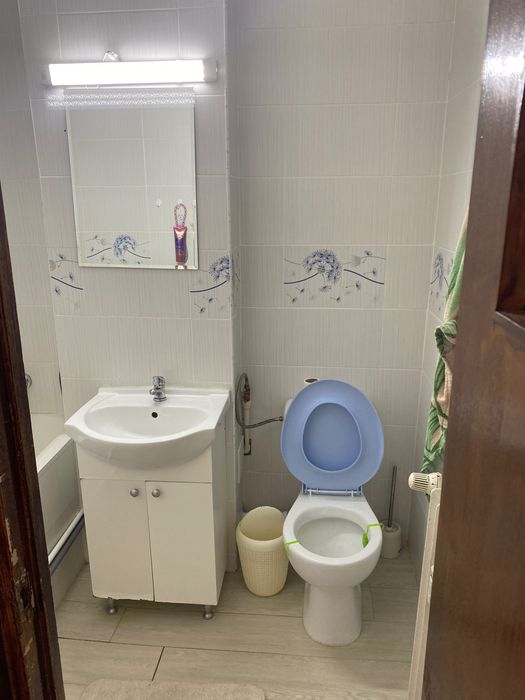 Închiriez apartament