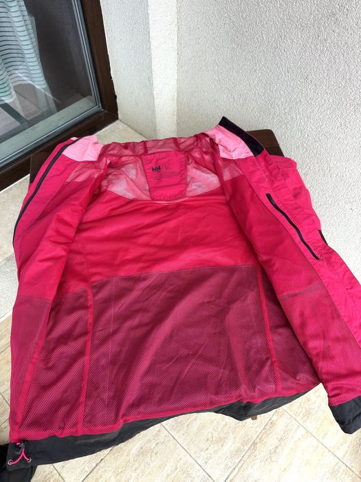 Дамско яке / ветровка Helly Hansen (HellyTech) - размер L, Отлично състояние / Водоустойчиво