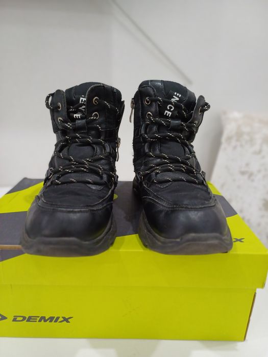 Продам детские сапожки для девочек.