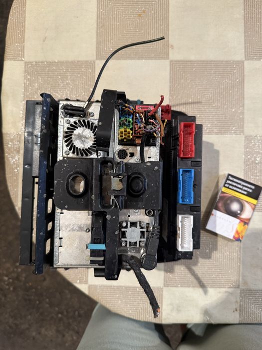 Радио навигация MFD и климатроник за passat b5.5