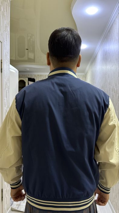 Найк бомбер почти новая