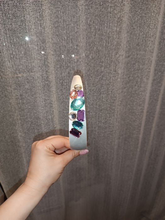 Диадеми 26 броя. Свалям цената всички за 48 лв. Отново свалям на 36