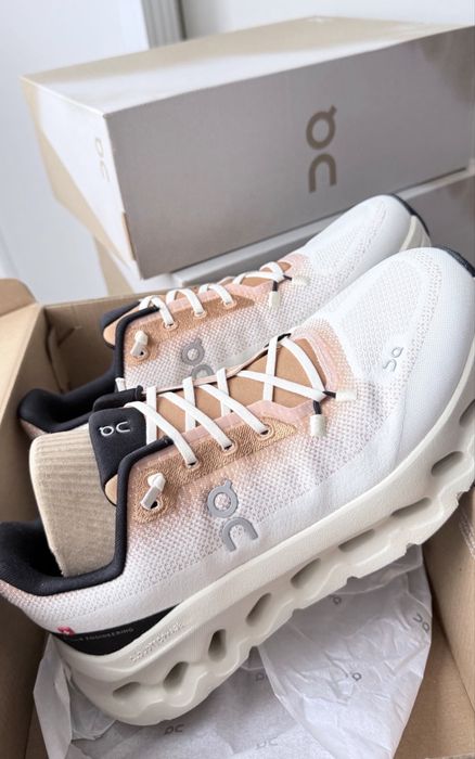 Кроссовки On running Cloudtilt