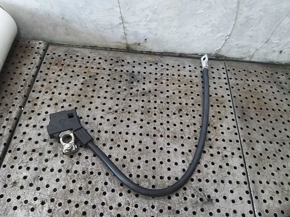 Cablu borna baterie minus 3.0 d bmw seria 5 f11 6121930235801 a2c86262400