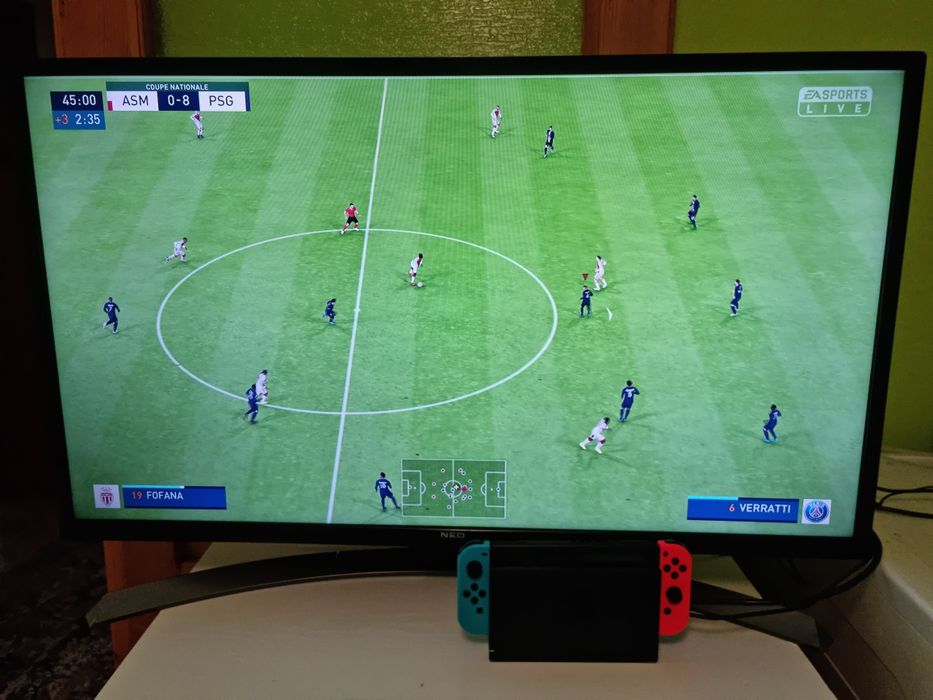 Nintendo Switch + Racing Wheel Pro Deluxe с педали + 5 игри + светещ контролер + аксесоари | Отлично състояние