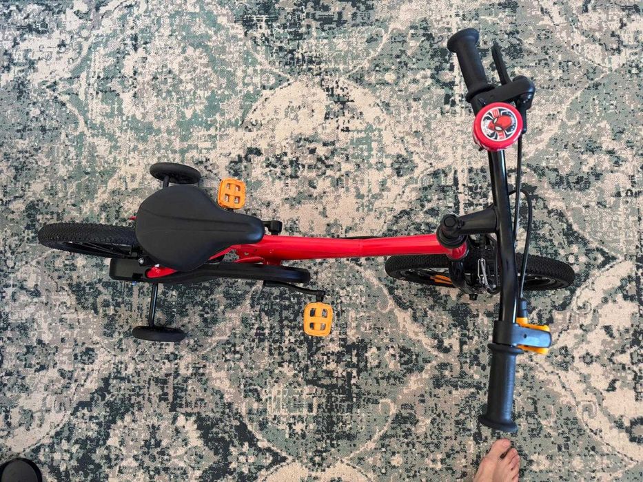 Bicicleta copii cu roti ajutatoare 4-6 ani