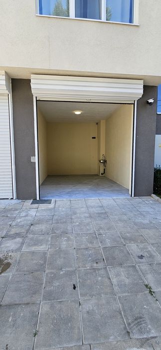 Дава се под наем Гараж / Паркомясто в София, Зона Б-5 - 20 кв.м за 178.5 € - Снимка #1