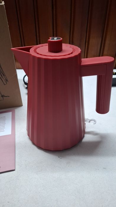 Електрическа кана Alessi - Plisse MDL06/1R  2400W, 1л,термопластична смола