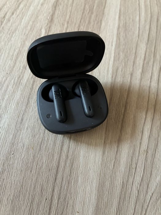 Casti jbl noi folosite de 2/3 ori