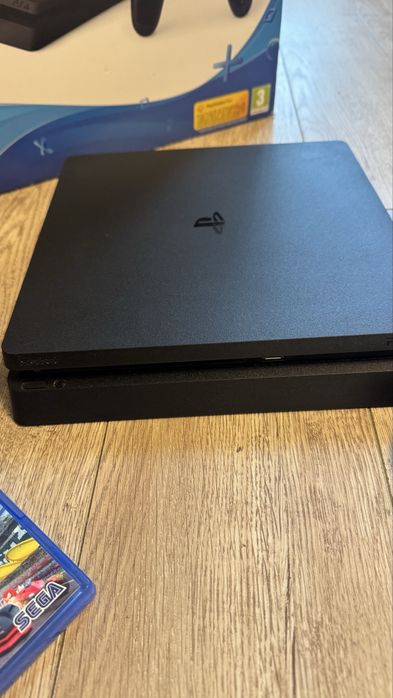 Конзола sony playstation 4 Slim