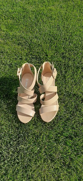 Sandale cu toc/37