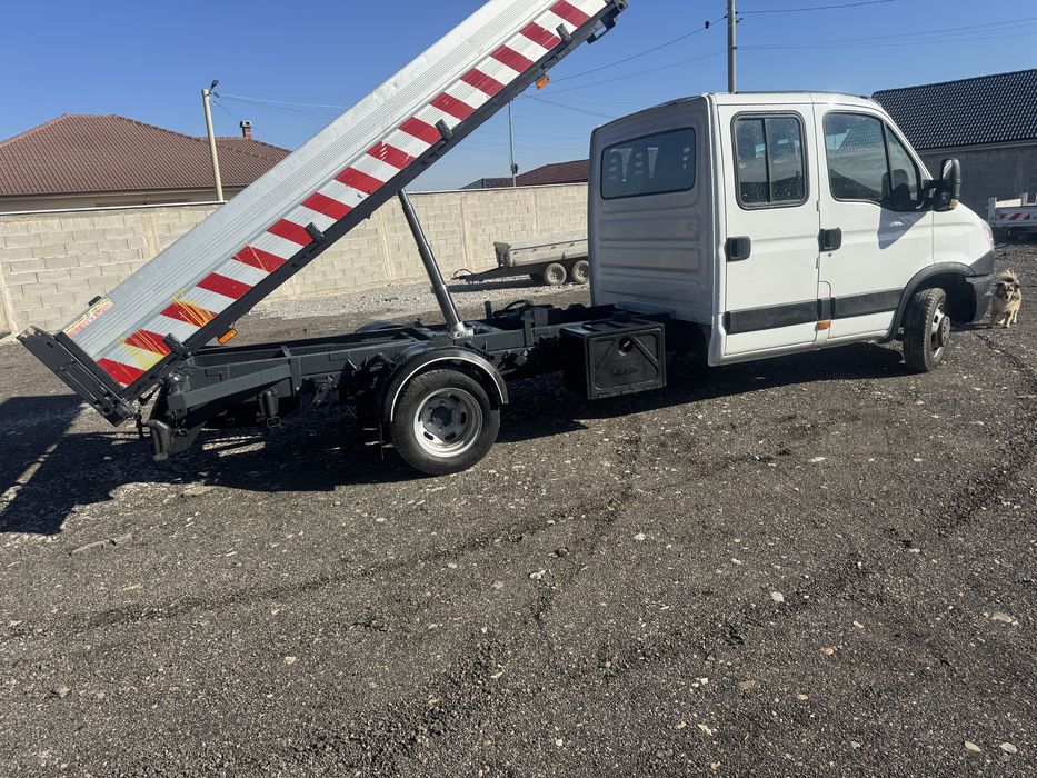 Iveco basculabil cu 7 locuri